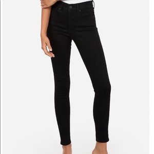 NWT High-Waisted Black Ankle Skinny Jeans